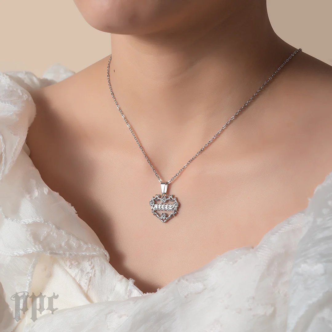ATZ Royal Hearts Necklace - Image 5